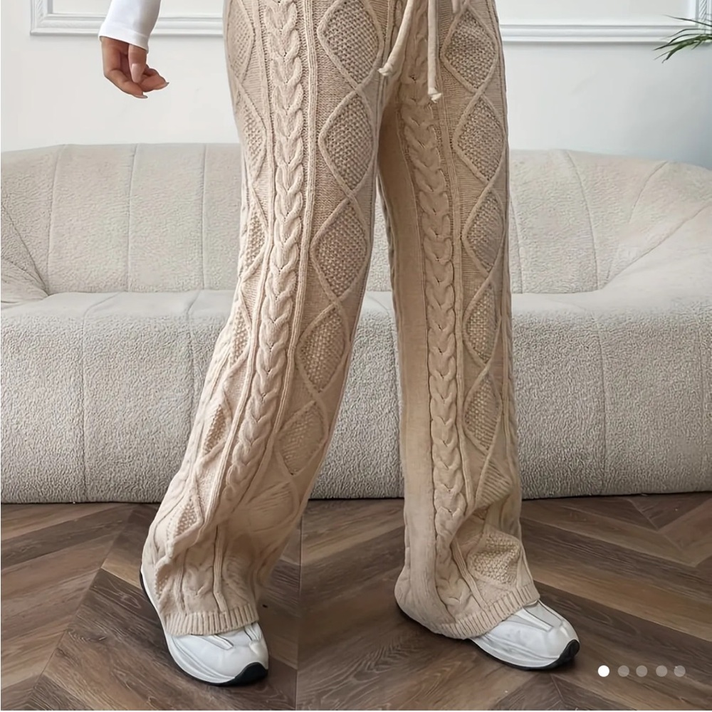 New Tan Knitted Long
Pants with a
Drawstring Waist XS Cable Knit Beige Pants